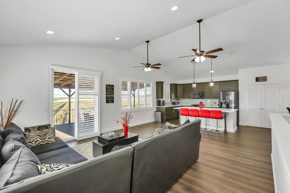 32852 South River Road Clarksburg, CA 95612 - Photo 22 of 72 a living room with furniture and window