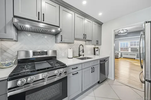 $374,999 | 31 Fieldstone Drive, Unit D1, Hartsdale, NY 10530