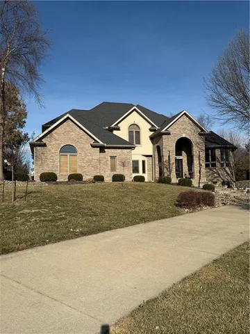 $799,900 | 5007 Mission Drive South, St. Joseph, MO 64505