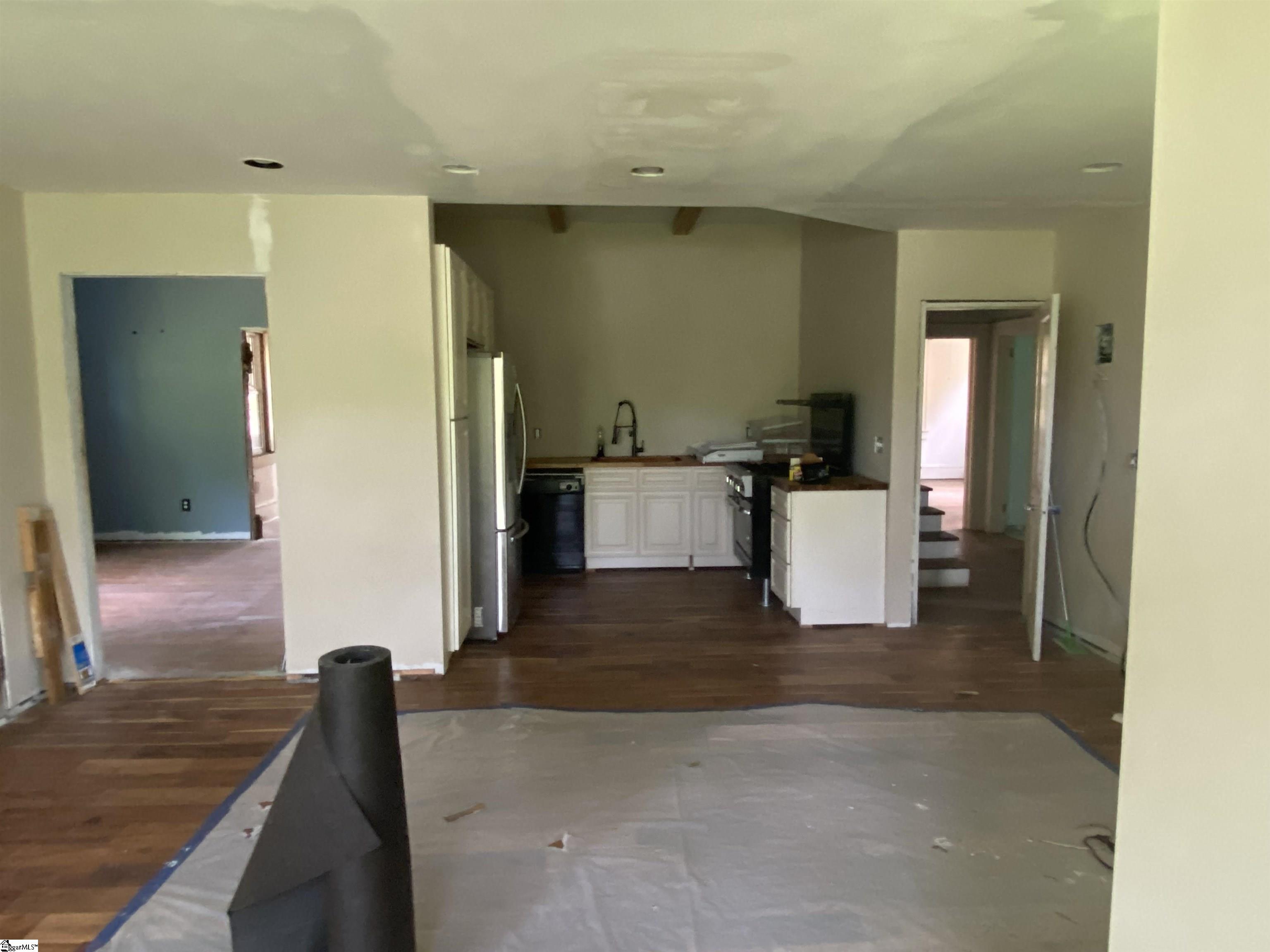 144 East Victoria Road Spartanburg, SC 29301 - Photo 5 of 23