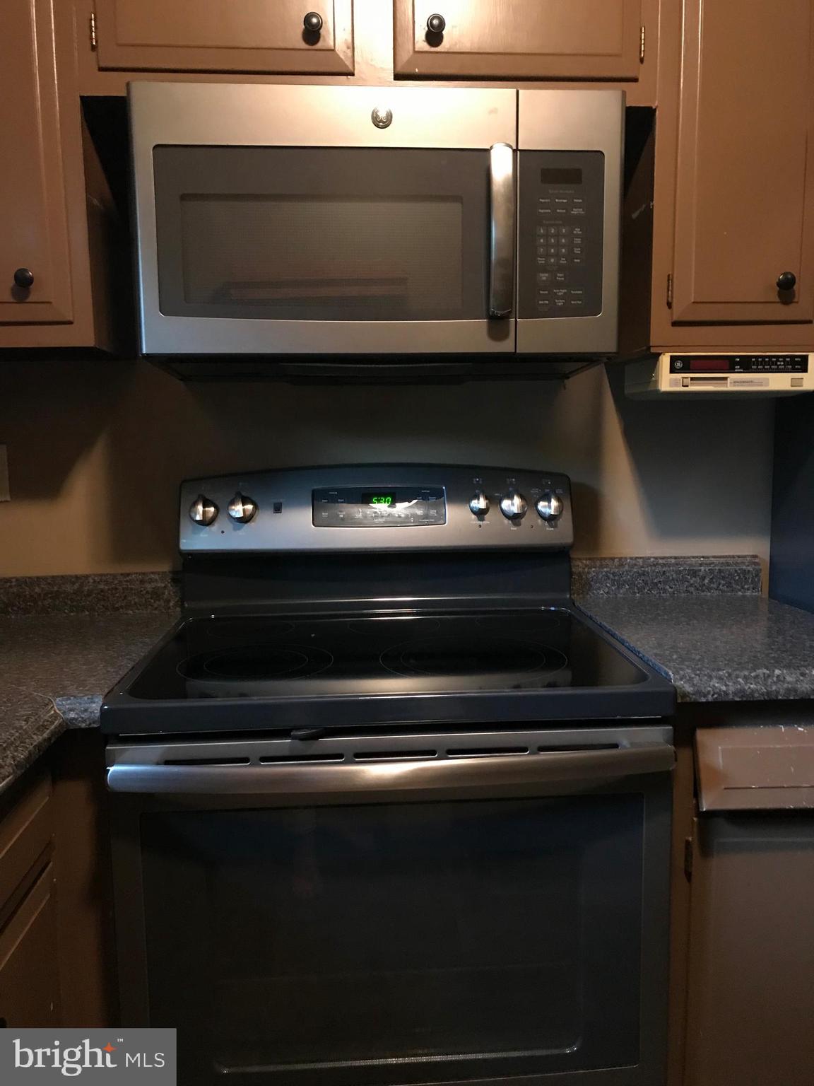23701 Rocky Ridge Road Rawlings, MD 21557 - Photo 22 of 55 'Slate' stove + microwave are 3 yrs young!