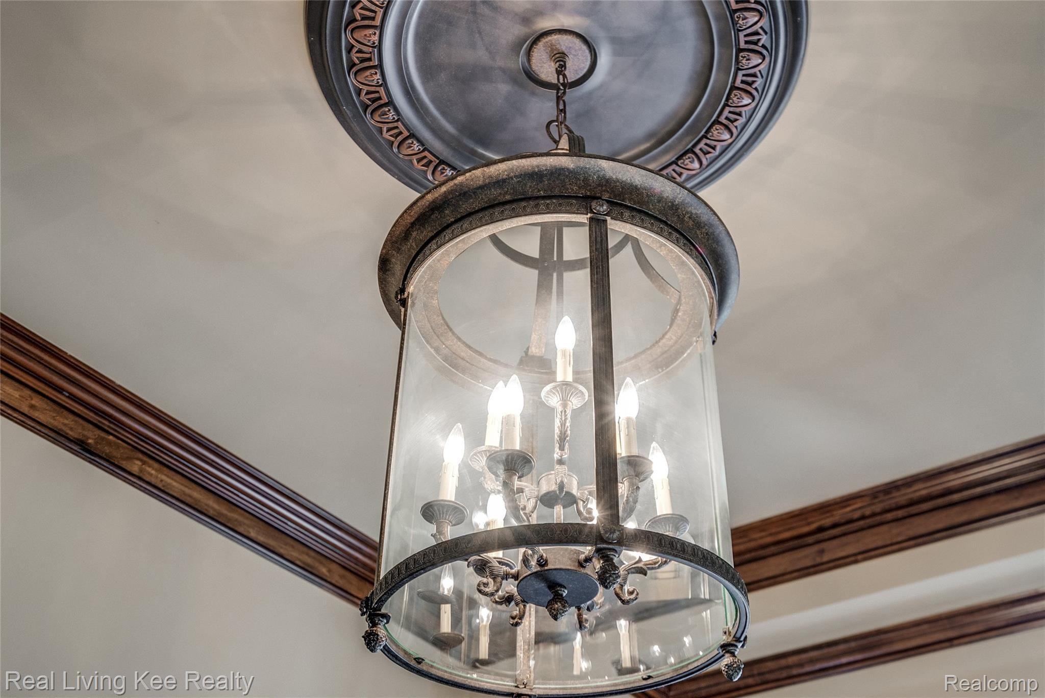 563 Wellington Circle Rochester, MI 48309 - Photo 23 of 68 Interiors (6 of 62).jpg
