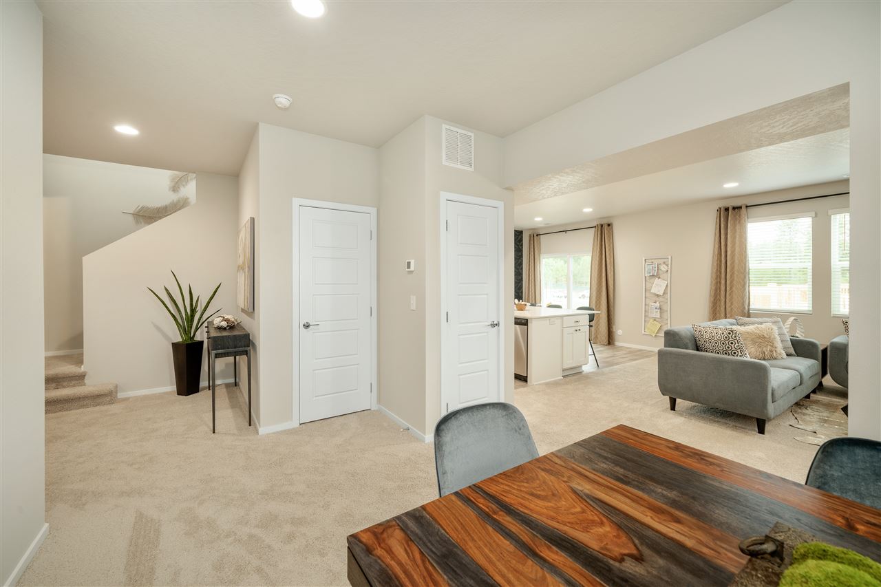 6417 South Soda Road Spokane, WA 99224 - Photo 2 of 17