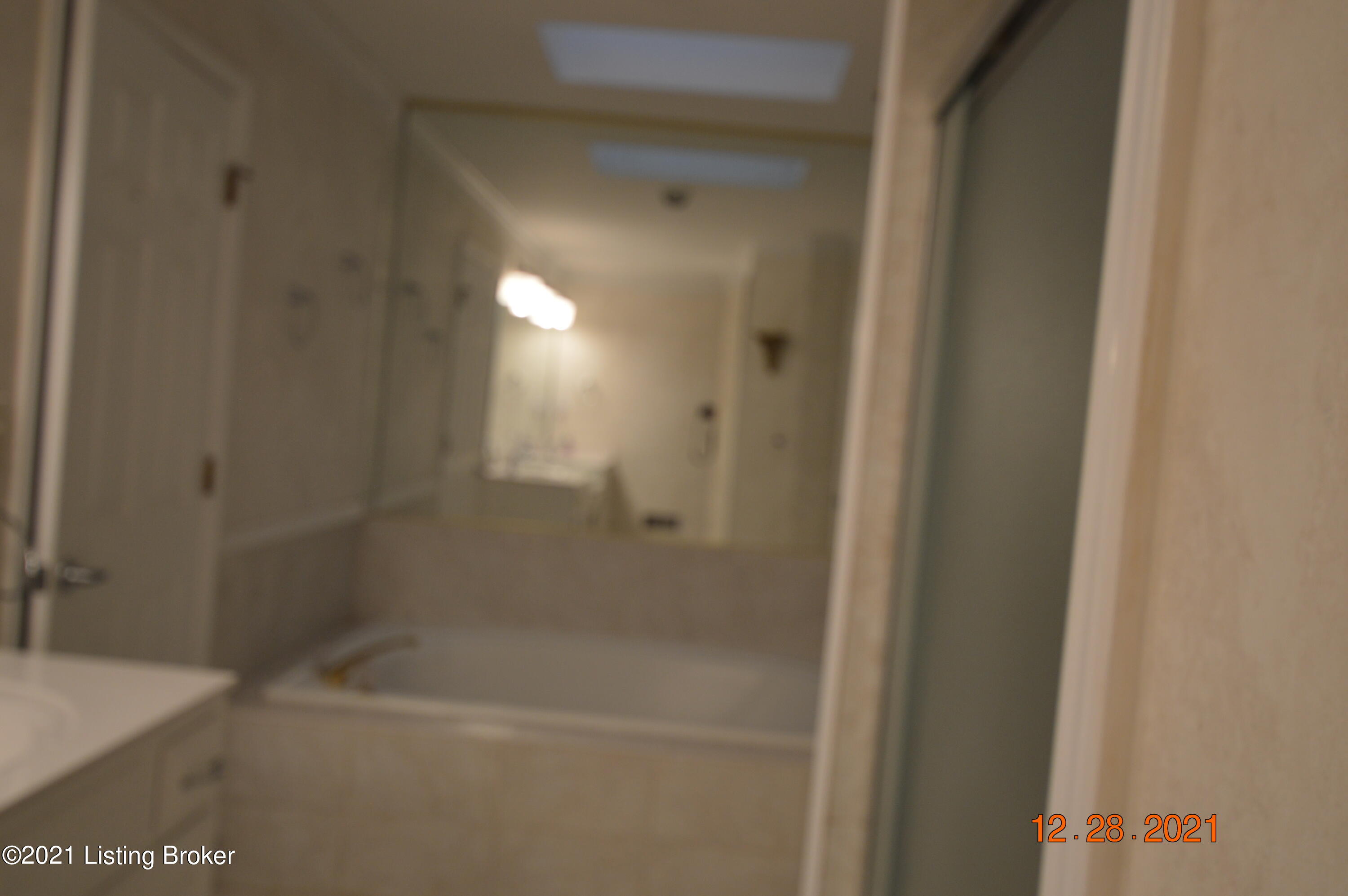 3404 Trail Ridge Road Louisville, KY 40241 - Photo 27 of 29 PM BATH.