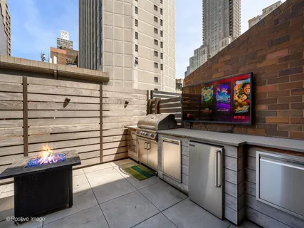 $1,599,000 | 1000 North State Street, Unit 4, Chicago, IL 60610
