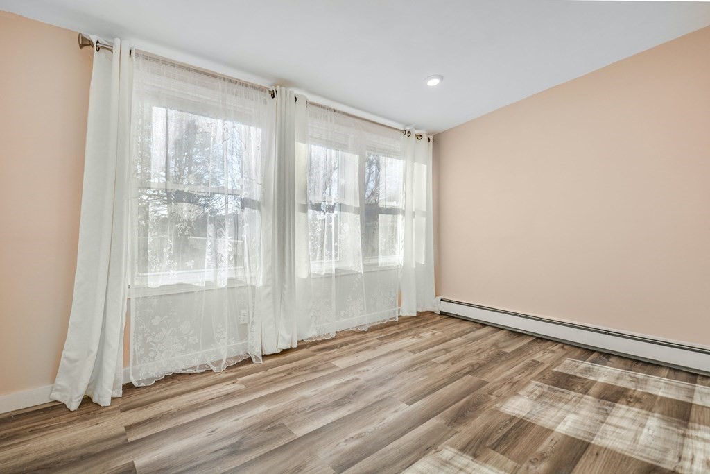 62 Rice Street Marlborough, MA 01752 - Photo 11 of 21 Gallery Image 11