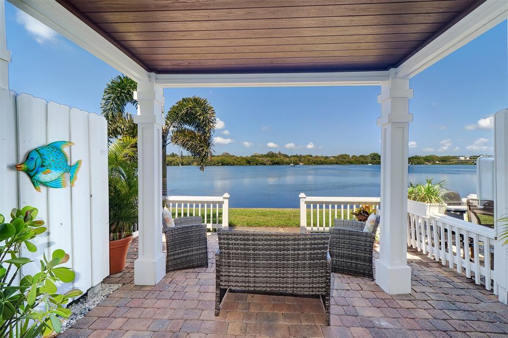 3767 Pompano Dr Southeast  