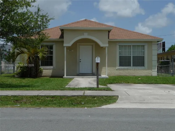 $3,100 | 841 Northwest 10th Street, Hallandale Beach, FL 33009