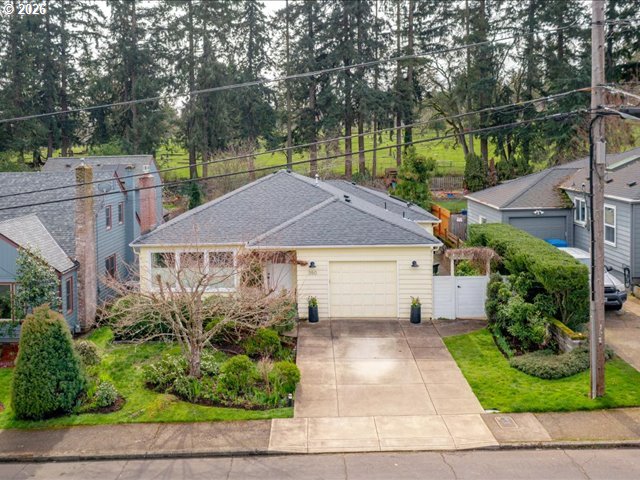 350 Rural Avenue South Salem, OR 97302 - Photo 2 of 38