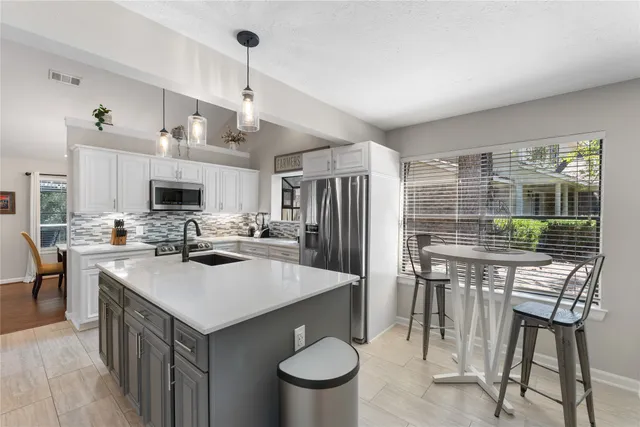 $2,950 | 267 East Rainbow Ridge Circle, Spring, TX 77381