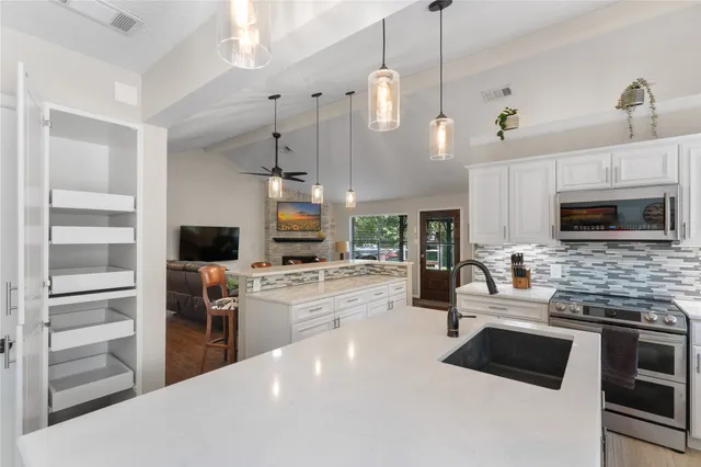 $2,950 | 267 East Rainbow Ridge Circle, Spring, TX 77381