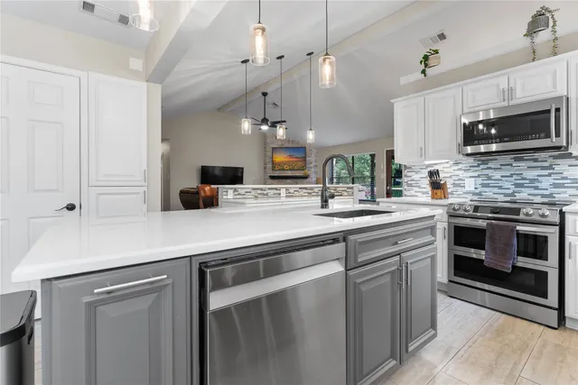 $2,950 | 267 East Rainbow Ridge Circle, Spring, TX 77381