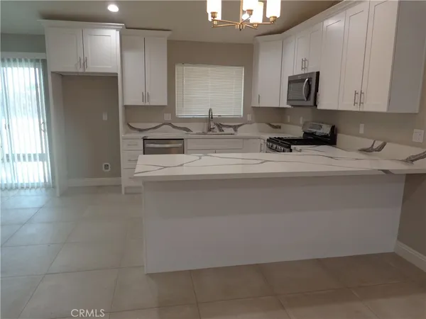 $464,900 | 12744 Running Deer Road, Apple Valley, CA 92308