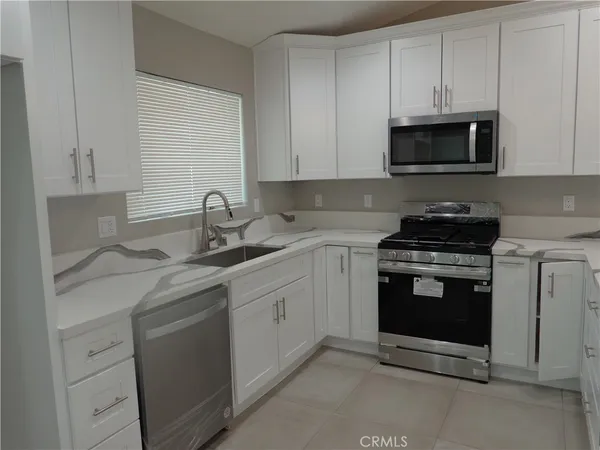 $464,900 | 12744 Running Deer Road, Apple Valley, CA 92308