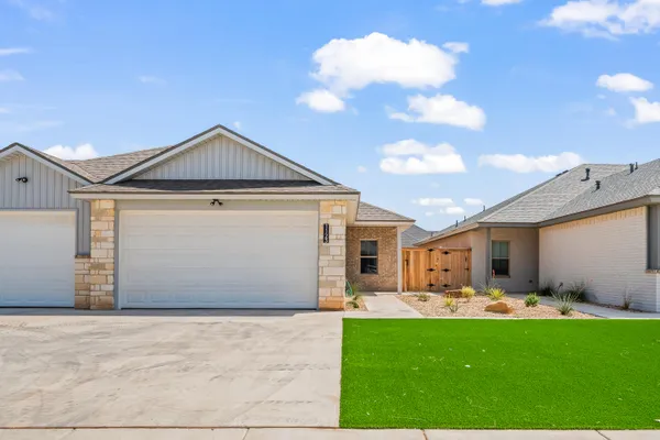$1,600 | 1123 North 7th Street, Wolfforth, TX 79382
