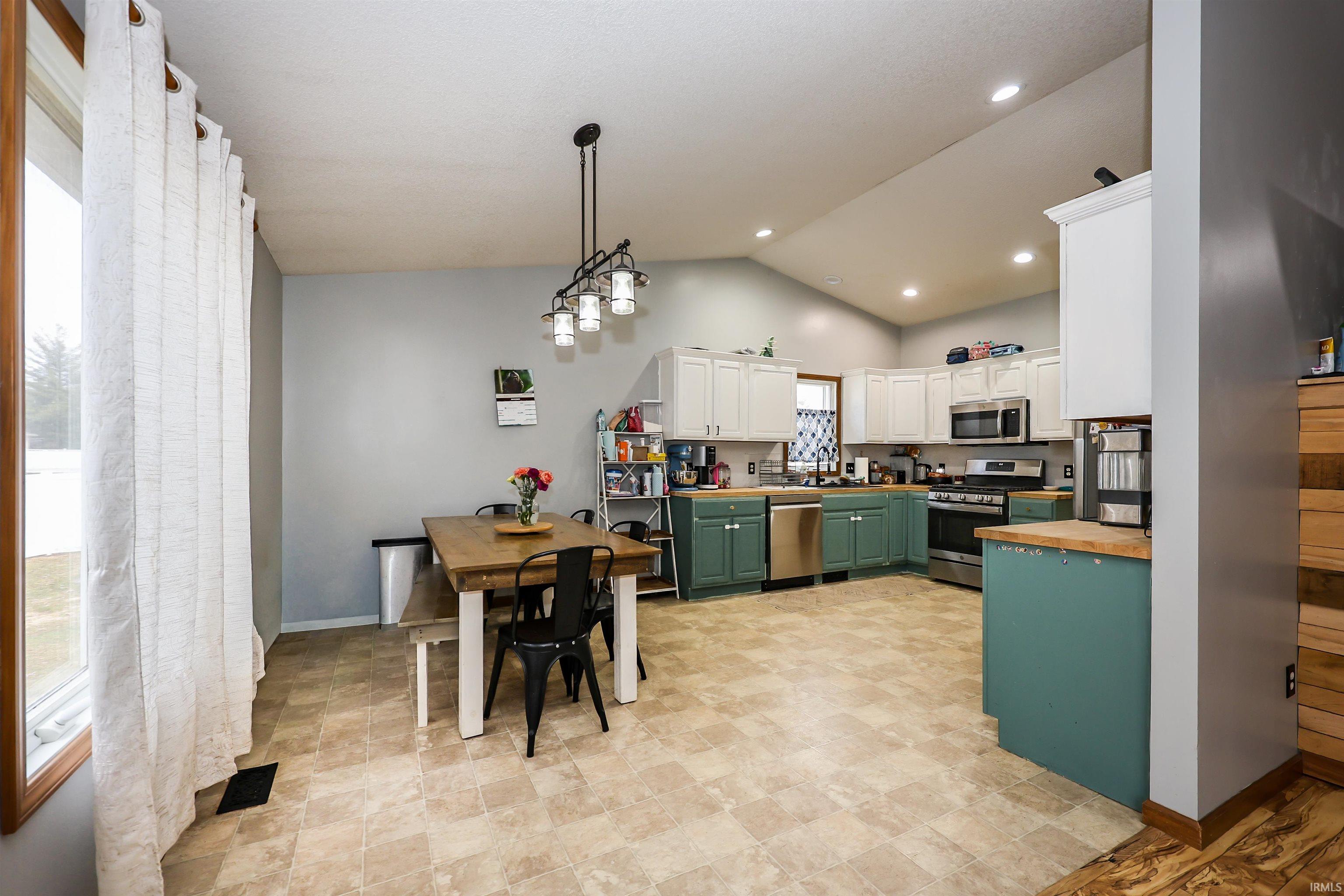 905 North 280 West Angola, IN 46703 - Photo 9 of 33