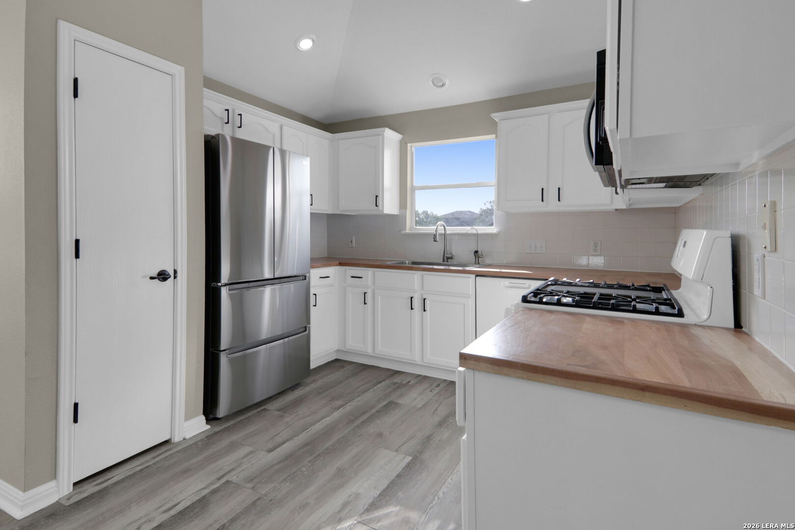 243 Discovery Kyle, TX 78640 - Photo 6 of 28