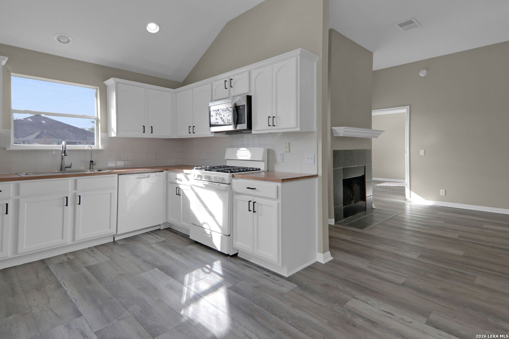 243 Discovery Kyle, TX 78640 - Photo 7 of 28