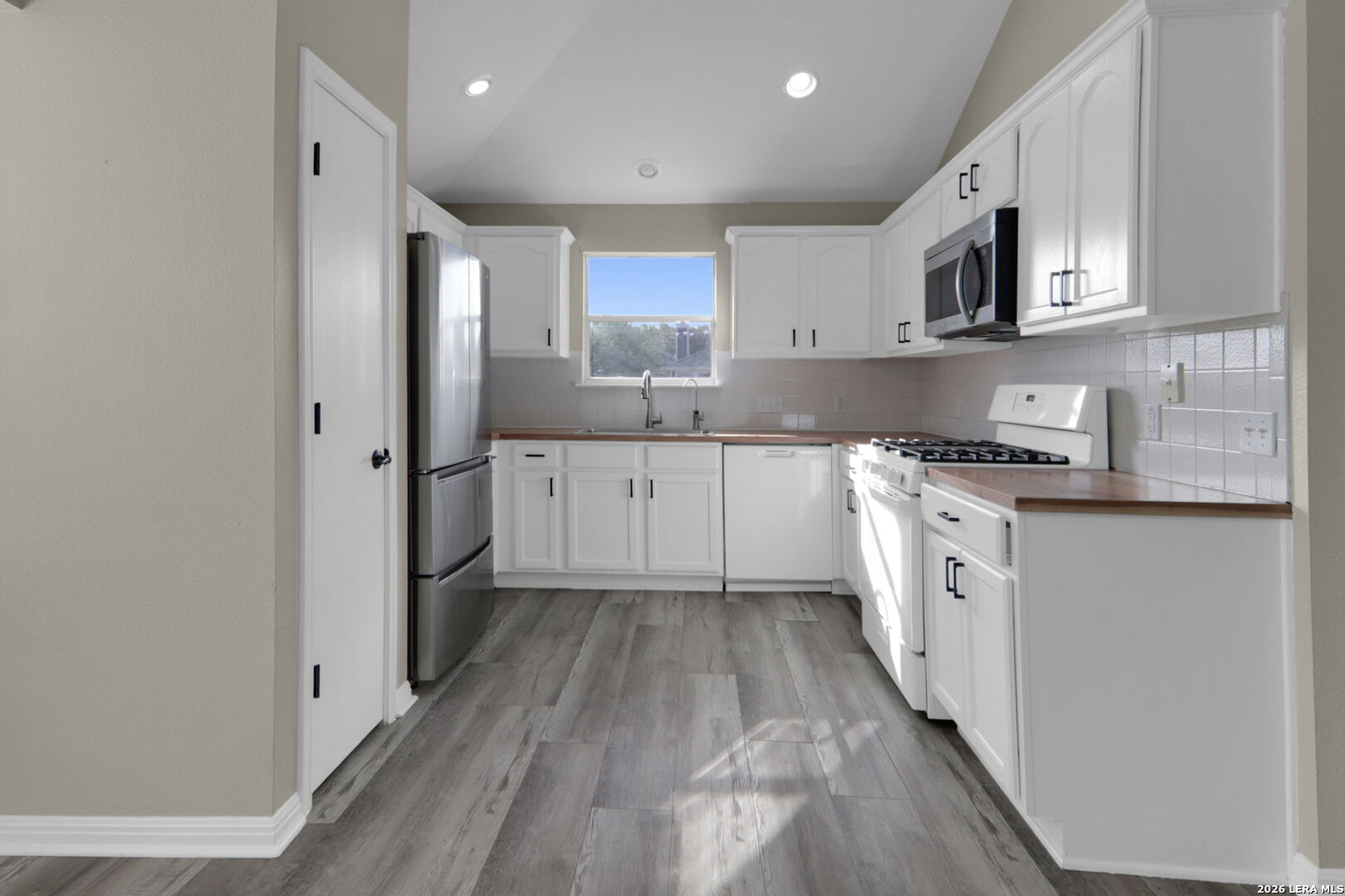 243 Discovery Kyle, TX 78640 - Photo 8 of 28