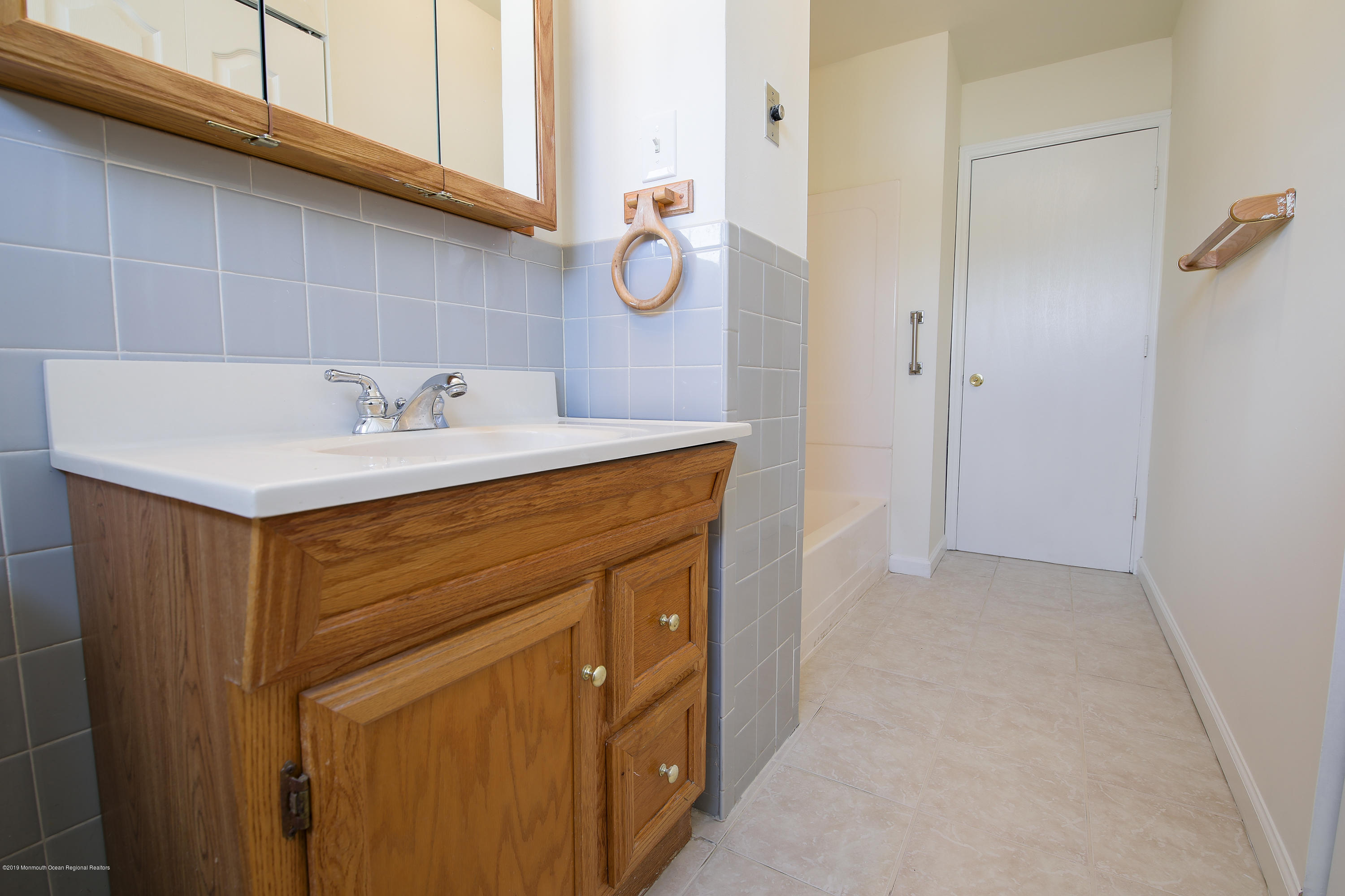 44 Dartmouth Road Parlin, NJ 08859 - Photo 16 of 27 Bathroom3
