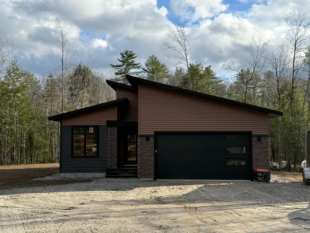 $599,900 | 7 Brook Haven Lane, Harrison, ME 04040