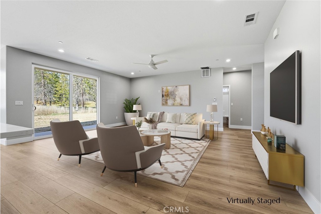 22613 Royal Tehachapi, CA 93561 - Photo 4 of 27 Virtually Staged Living Rm