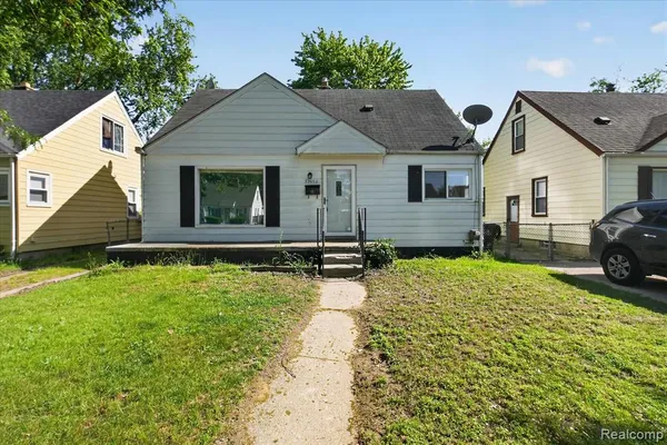 $139,900 | 33953 Glover Street, Wayne, MI 48184