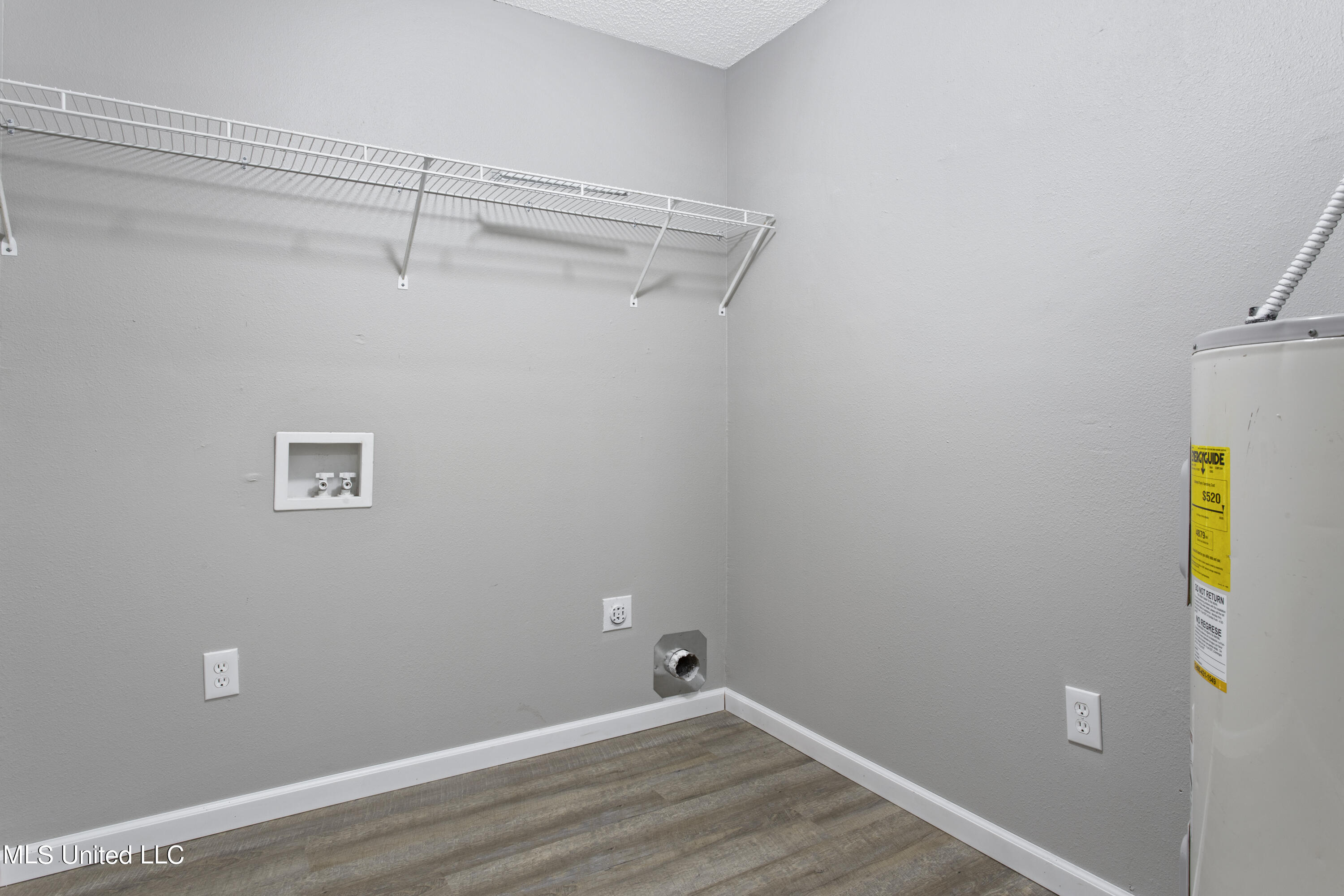 13907 Omega Road Vancleave, MS 39565 - Photo 12 of 27 Laundry room