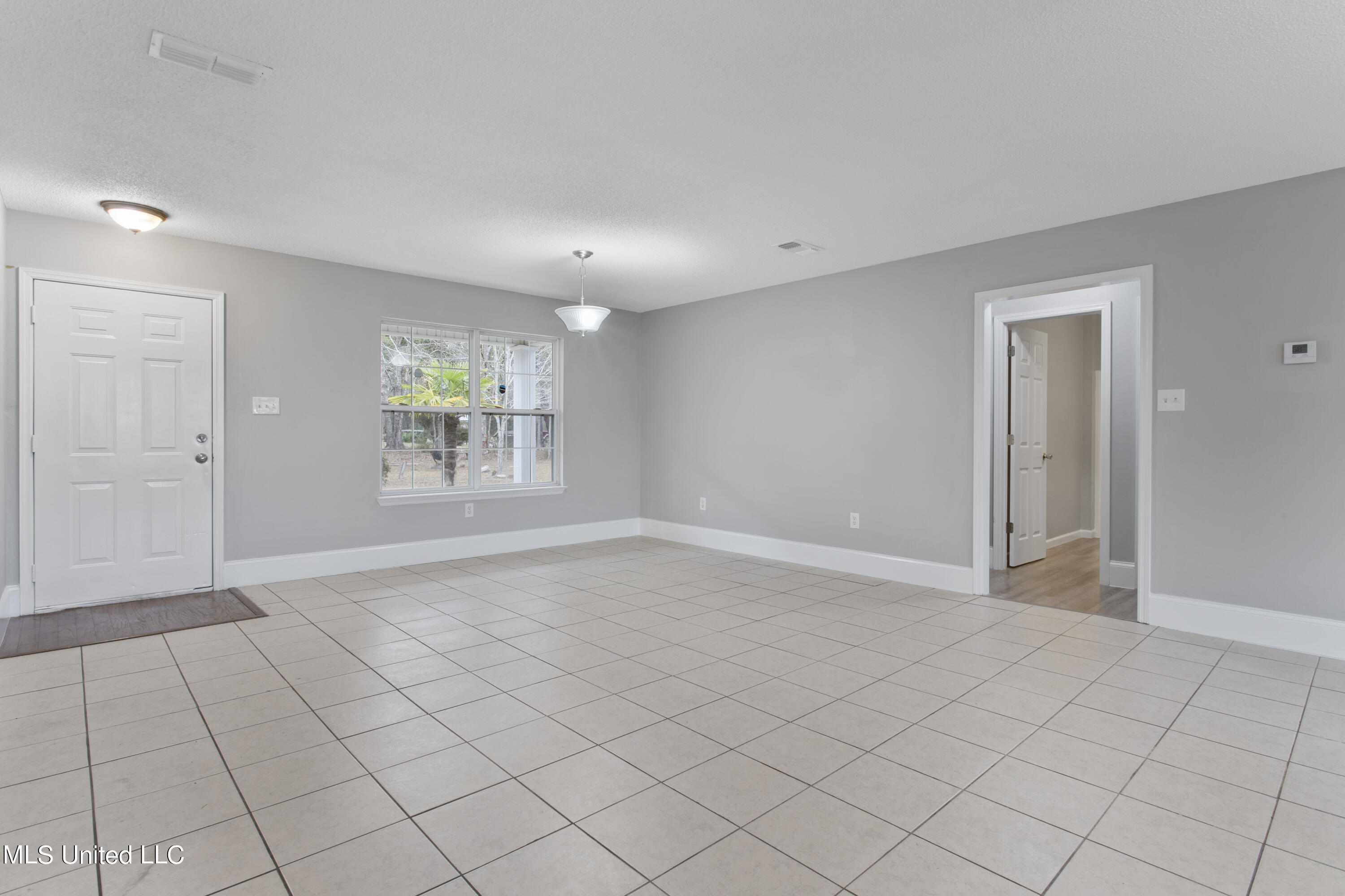 13907 Omega Road Vancleave, MS 39565 - Photo 5 of 27 Living Area