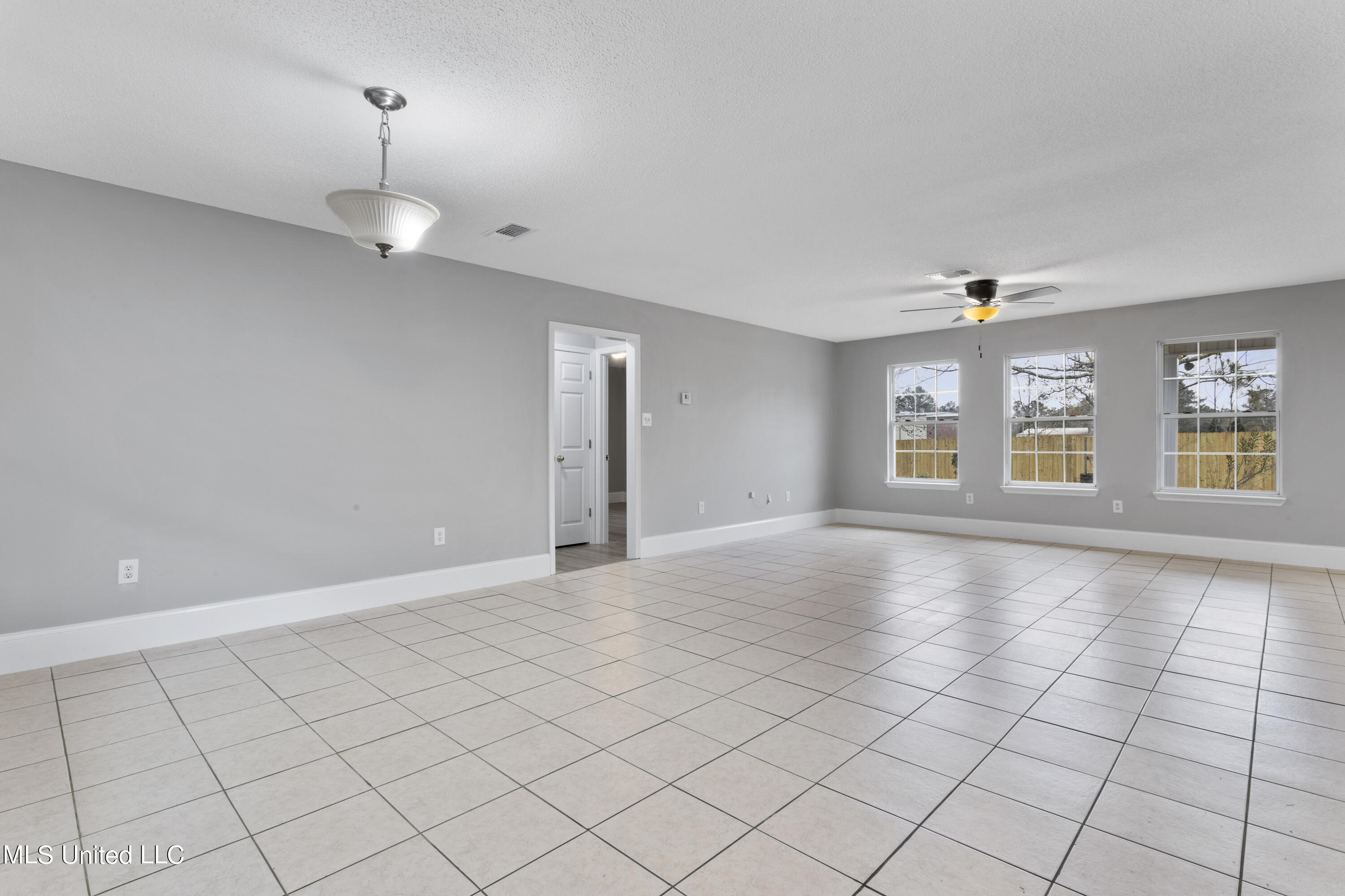 13907 Omega Road Vancleave, MS 39565 - Photo 6 of 27 Living/Dining