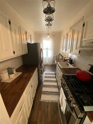 $409,000 | 141 Wyckoff Place, Unit 6E, Woodmere, NY 11598