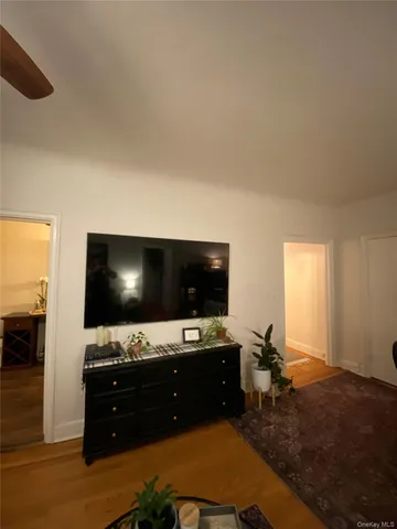 $409,000 | 141 Wyckoff Place, Unit 6E, Woodmere, NY 11598