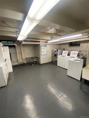 $409,000 | 141 Wyckoff Place, Unit 6E, Woodmere, NY 11598