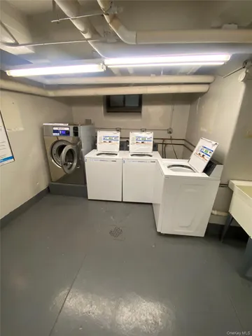 $409,000 | 141 Wyckoff Place, Unit 6E, Woodmere, NY 11598