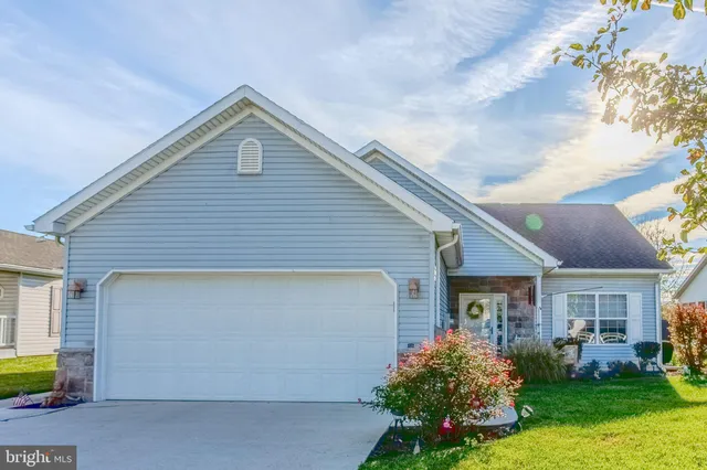 $218,000 | 33 Lantern Lane, Shippensburg, PA 17257