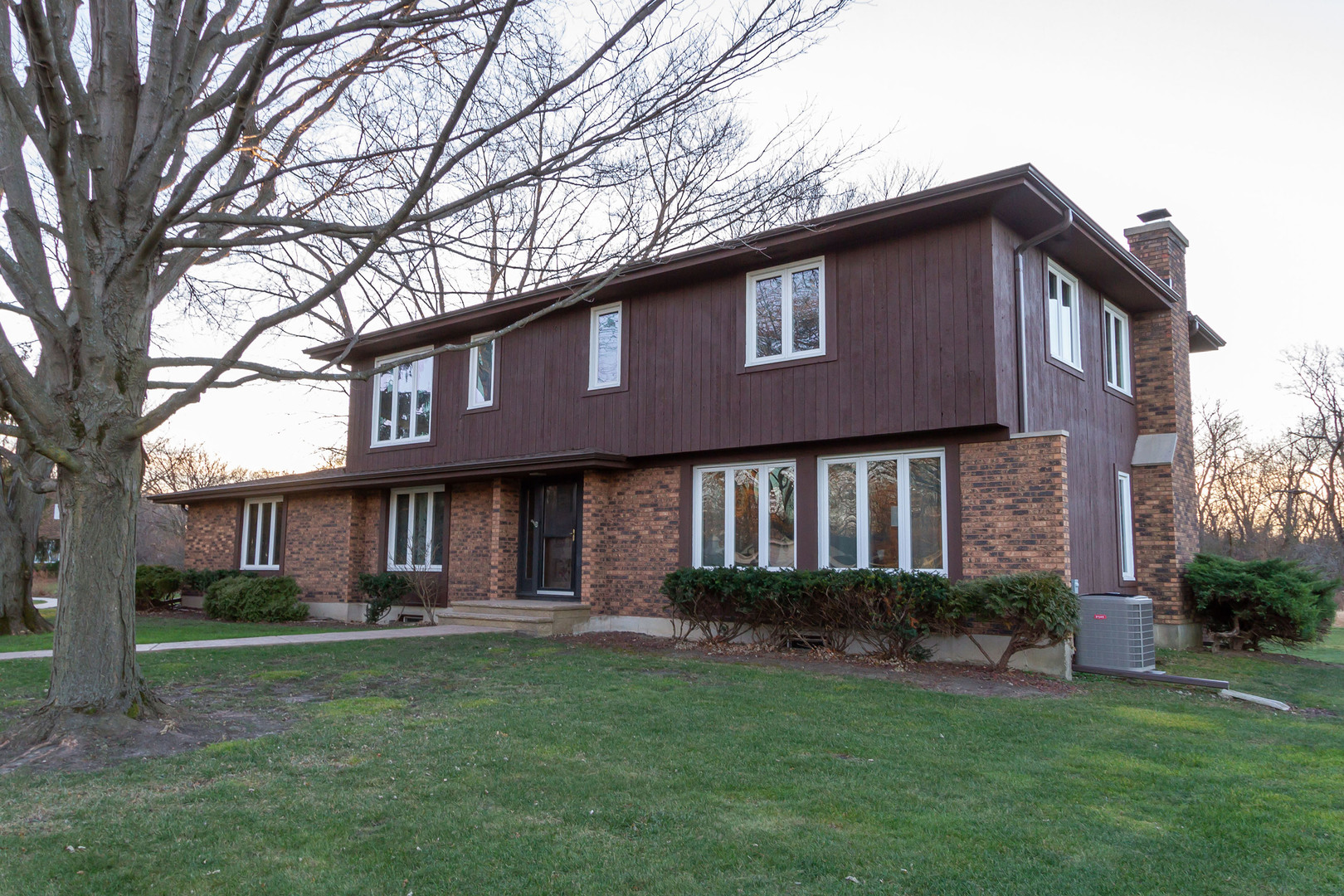 756 Ruth Drive Elgin, IL 60123 - Photo 2 of 41 Gallery Image 2