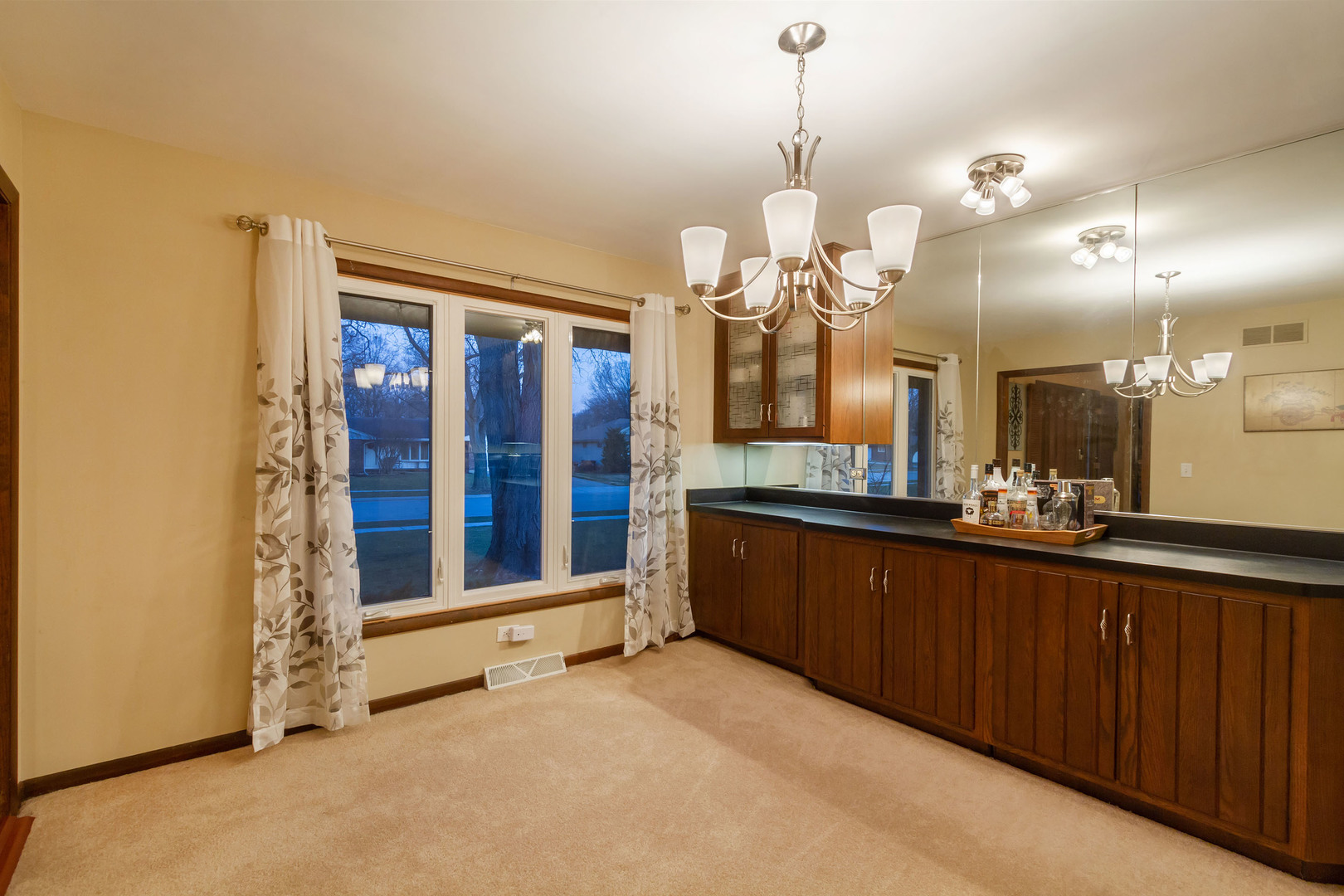 756 Ruth Drive Elgin, IL 60123 - Photo 13 of 41 Gallery Image 13