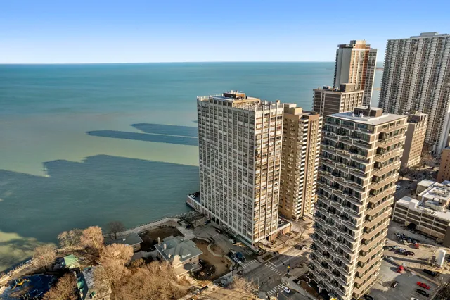 $135,000 | 6171 North Sheridan Road, Unit 2407, Chicago, IL 60660