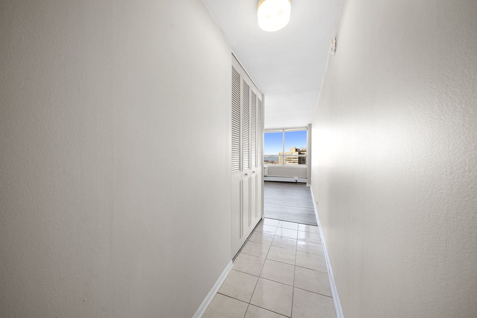 6171 North Sheridan Road, Unit 2407 Chicago, IL 60660 - Photo 2 of 15