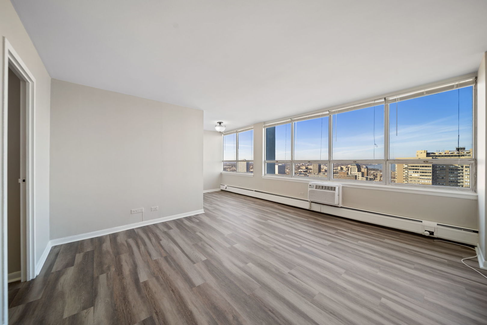 6171 North Sheridan Road, Unit 2407 Chicago, IL 60660 - Photo 3 of 15