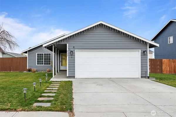 a front view of house with yard