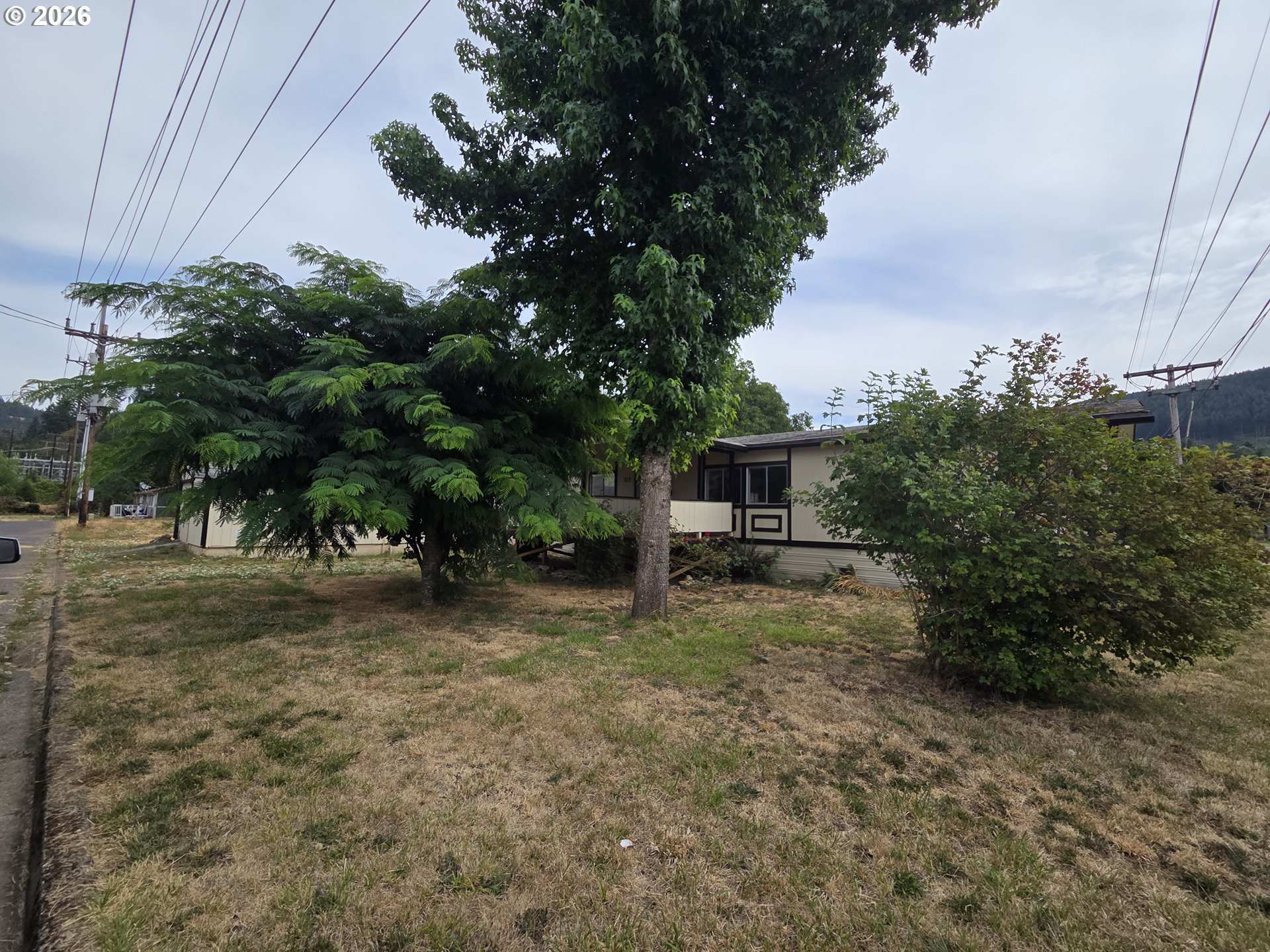 317 Applegate Avenue Drain, OR 97435 - Photo 3 of 21 Gallery Image 3