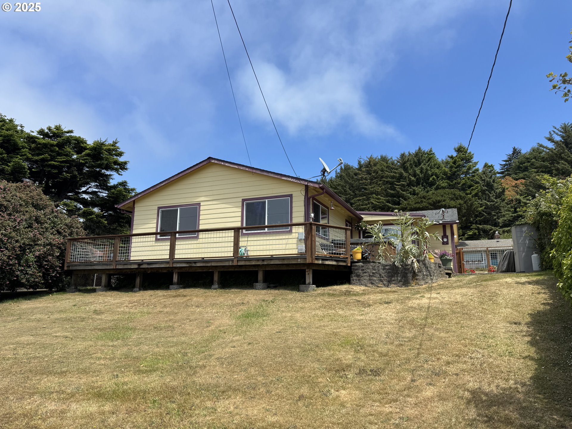 30388 Hillside Terrace Gold Beach, OR 97444 - Photo 12 of 43