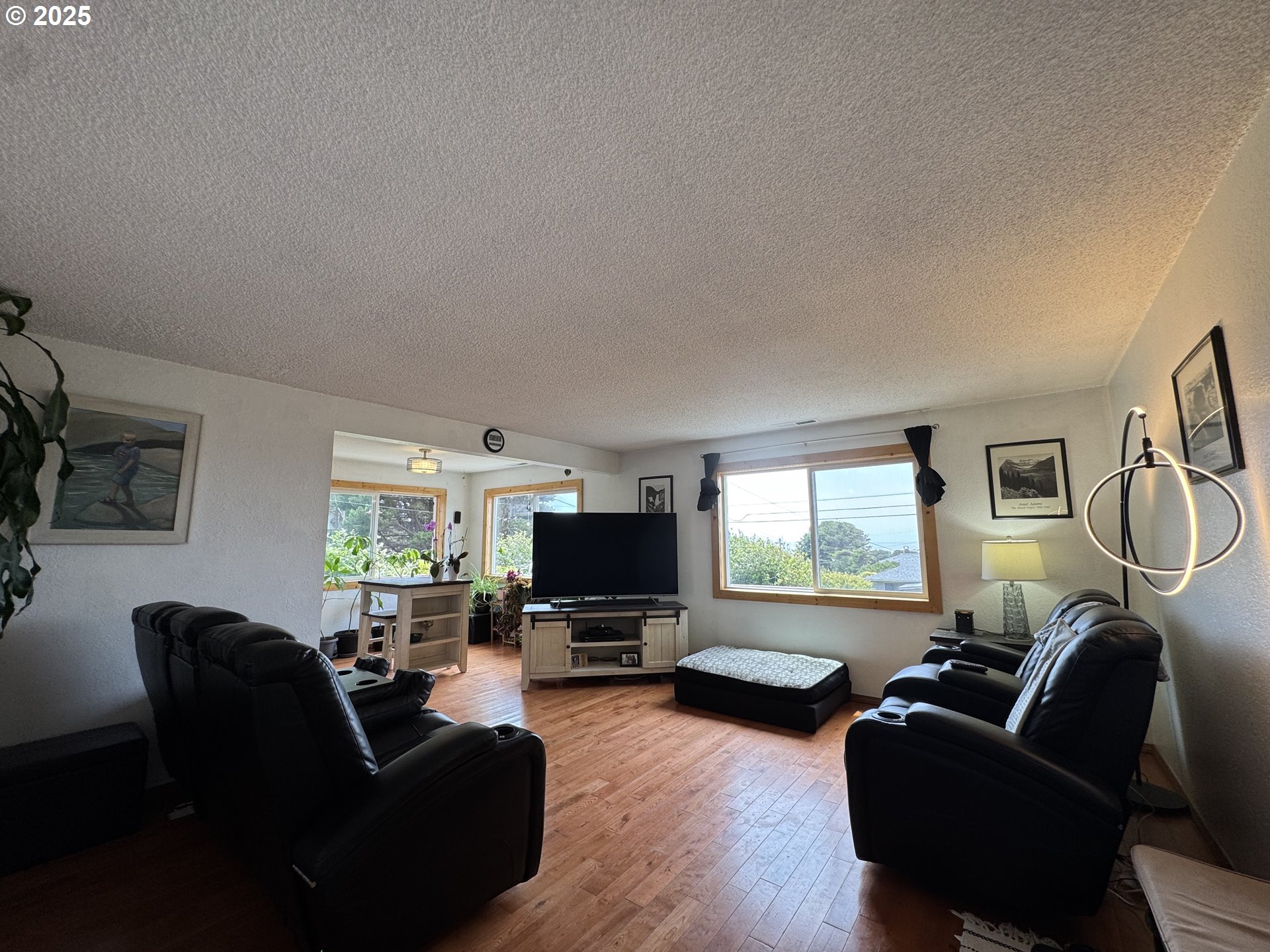 30388 Hillside Terrace Gold Beach, OR 97444 - Photo 14 of 43