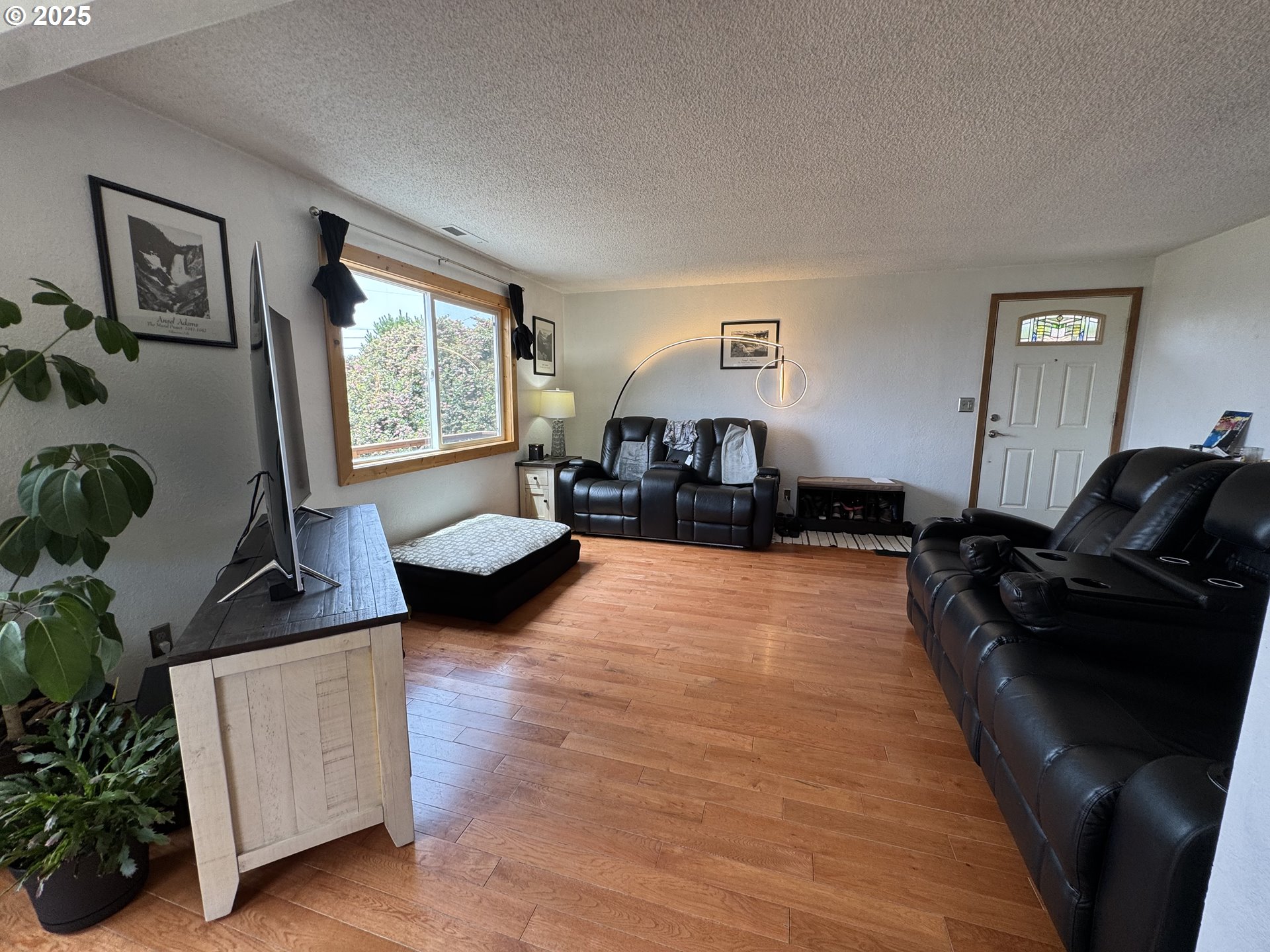 30388 Hillside Terrace Gold Beach, OR 97444 - Photo 16 of 43