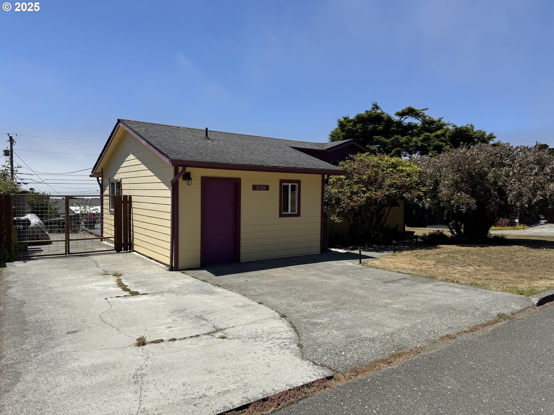30388 Hillside Terrace Gold Beach, OR 97444 - Photo 2 of 43