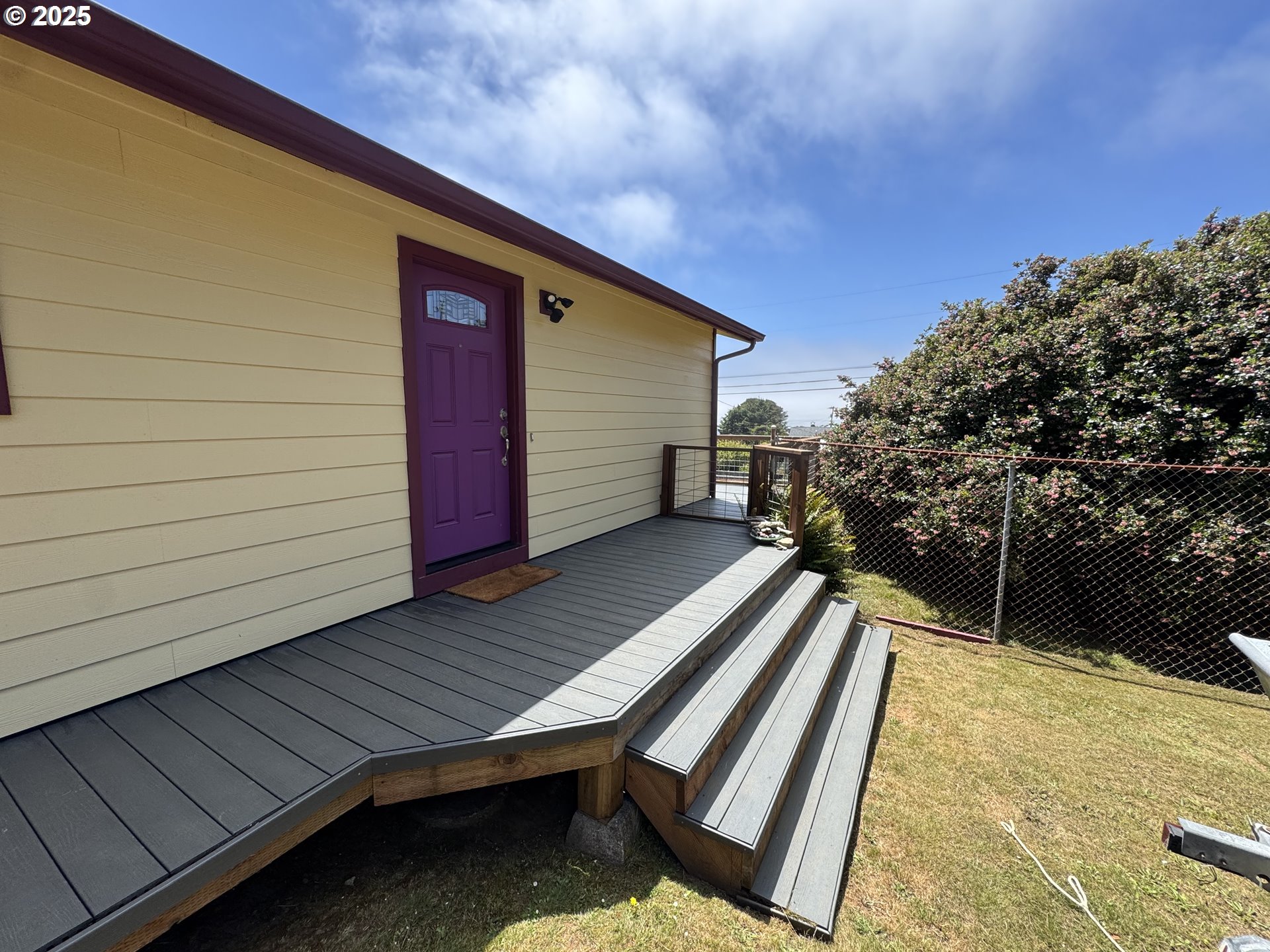 30388 Hillside Terrace Gold Beach, OR 97444 - Photo 5 of 43