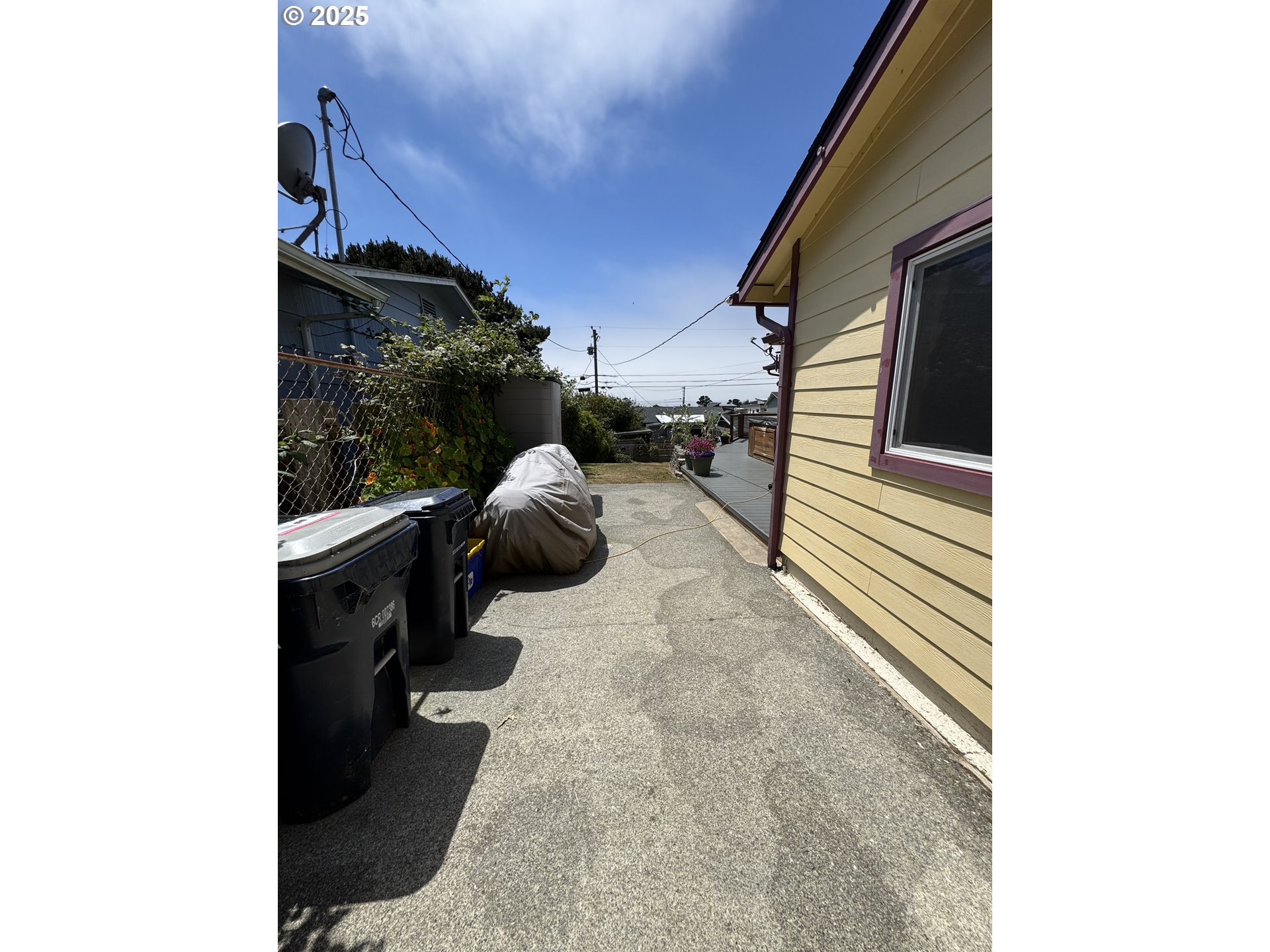 30388 Hillside Terrace Gold Beach, OR 97444 - Photo 6 of 43