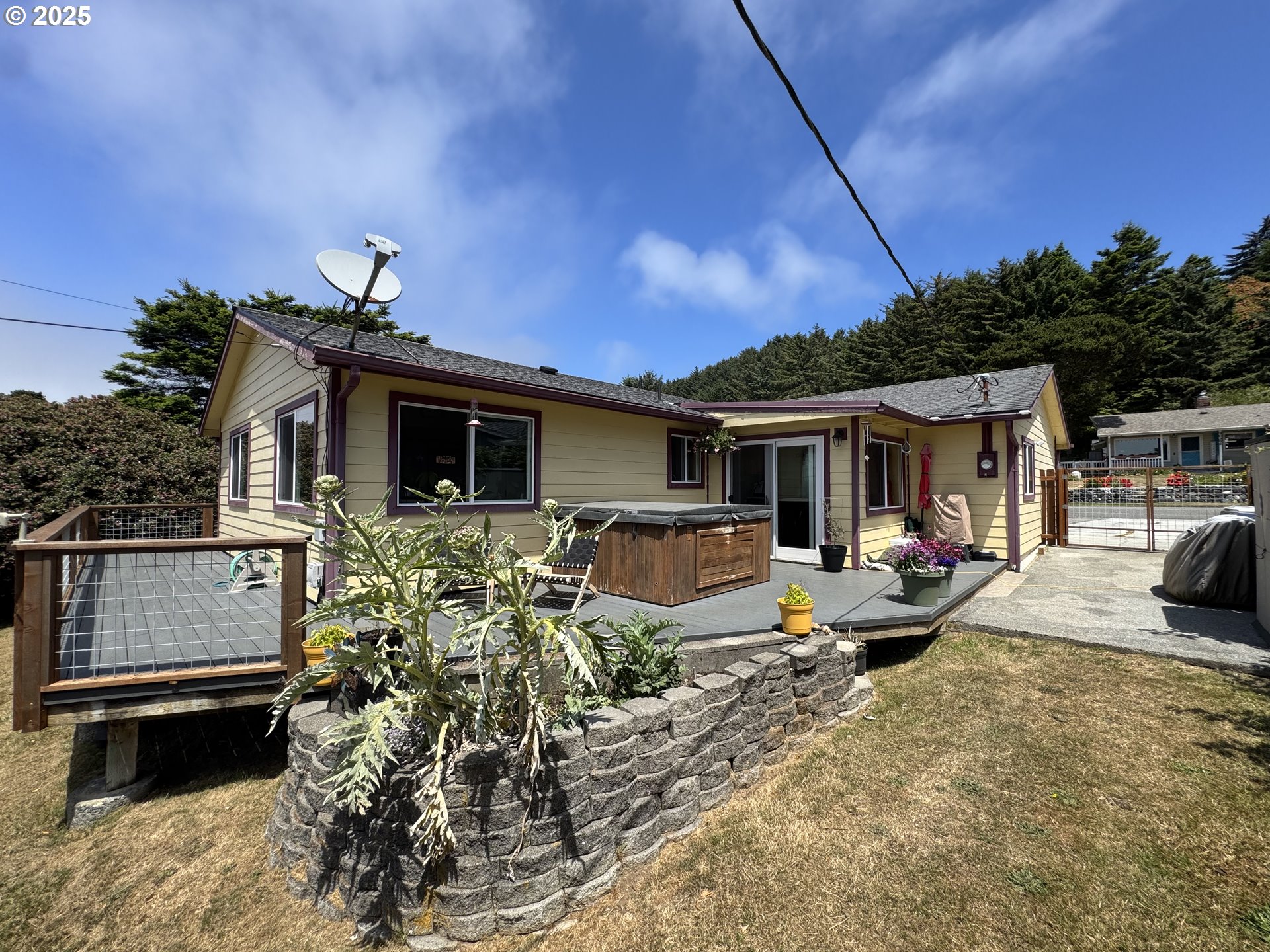 30388 Hillside Terrace Gold Beach, OR 97444 - Photo 8 of 43