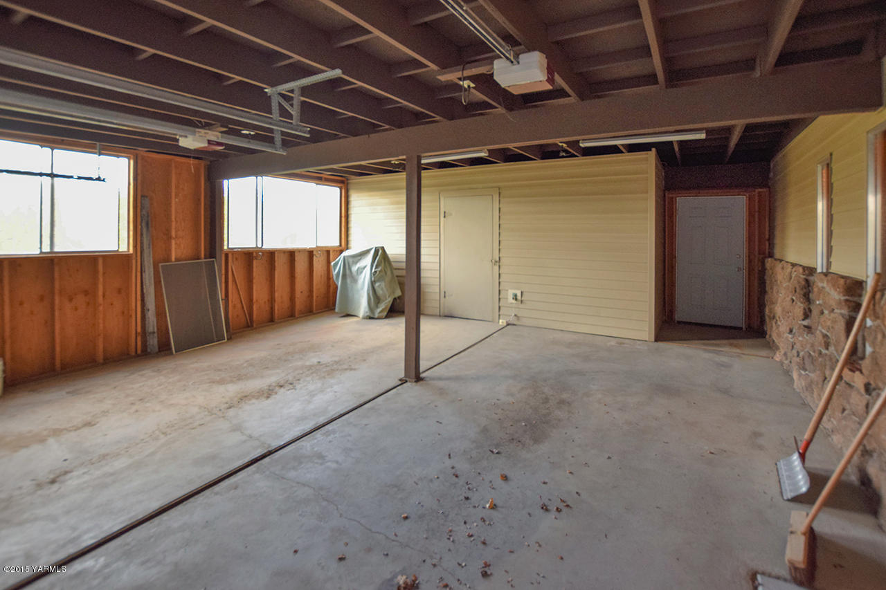583 Ragan Road Wapato, WA 98951 - Photo 30 of 31 a view of small space